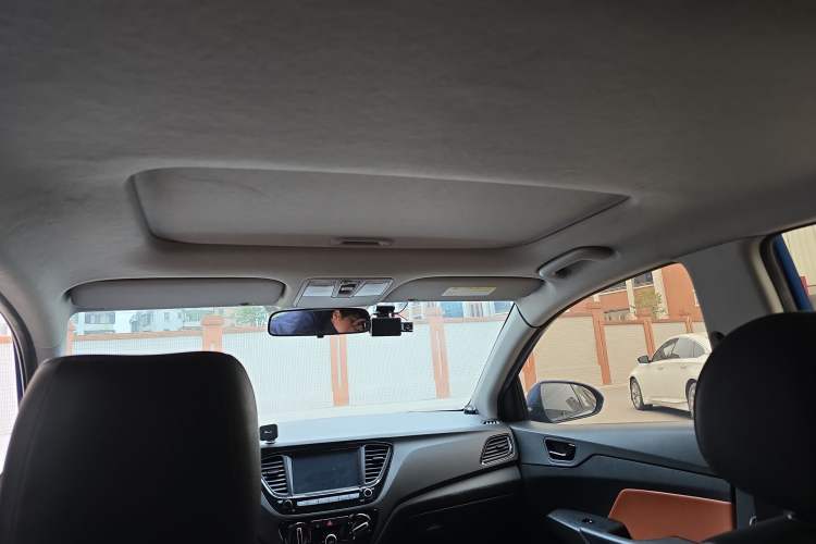 Used Hyundai Verna RV 2017 1.4L Automatic Sport Version National Emission Standard V Headliner