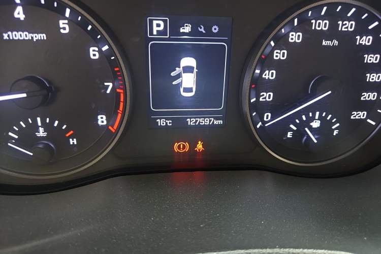 Used Hyundai Verna RV 2017 1.4L Automatic Sport Version National Emission Standard V Odometer Close Up