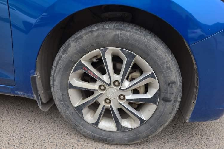 Used Hyundai Verna RV 2017 1.4L Automatic Sport Version National Emission Standard V Right Front Wheel Hub