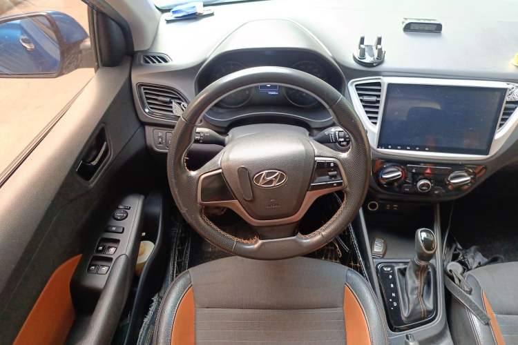 Used Hyundai Verna RV 2017 1.6L Automatic Sport Edition China V Standard Steering Wheel