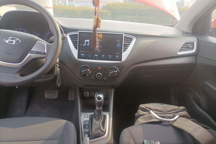 Used Hyundai Verna RV 2017 1.4L Automatic Cool Edition GLS China V Emission Standard Audio And AC Panel