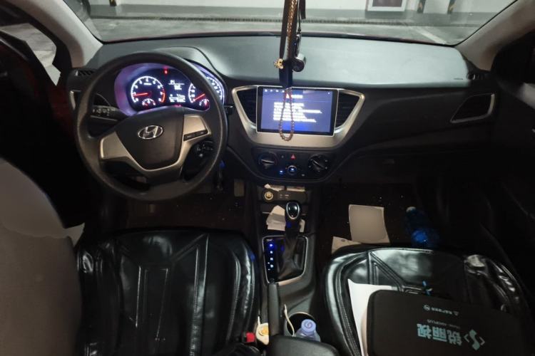 Used Hyundai Verna RV 2017 1.4L Automatic Cool Edition GLS China V Emission Standard Center Console