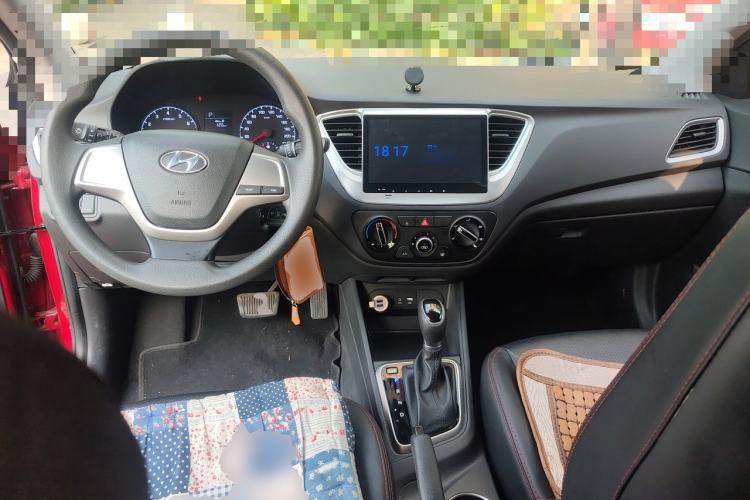 Used Hyundai Verna RV 2017 1.4L Automatic Cool Edition GLS China V Emission Standard Center Console