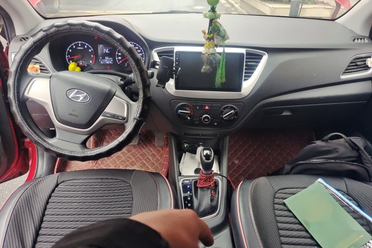Used Hyundai Verna RV 2017 1.4L Automatic Cool Edition GLS China V Emission Standard Center Console