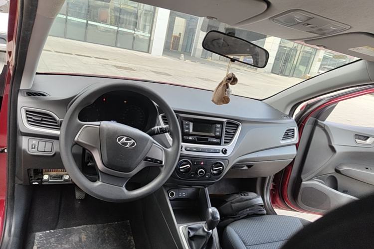 Used Hyundai Verna RV 2017 1.4L Manual Cool Edition GLS China V Emission Standard Center Console