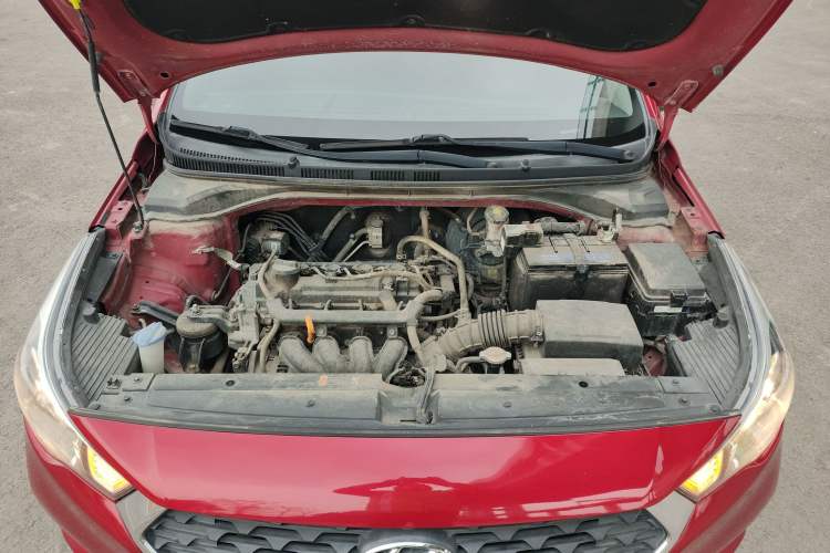 Used Hyundai Verna RV 2017 1.4L Automatic Cool Edition GLS China VI Standard Engine Bay