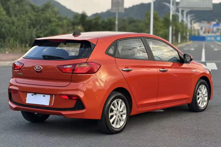 Used Hyundai Verna RV 2017 1.4L Automatic Sport Version National Emission Standard V Exterior 4