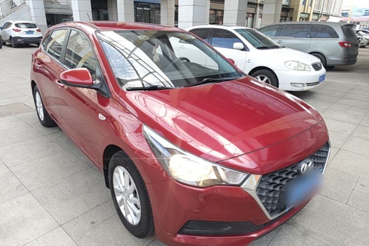 Used Hyundai Verna RV 2017 1.4L Manual Cool Edition GLS China V Emission Standard Front Right 45 Deg