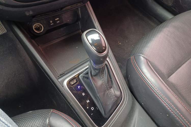 Used Hyundai Verna RV 2017 1.4L Automatic Cool Edition GLS China V Emission Standard Gear Lever
