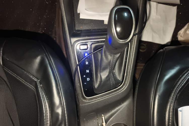 Used Hyundai Verna RV 2017 1.4L Automatic Cool Edition GLS China V Emission Standard Gear Lever