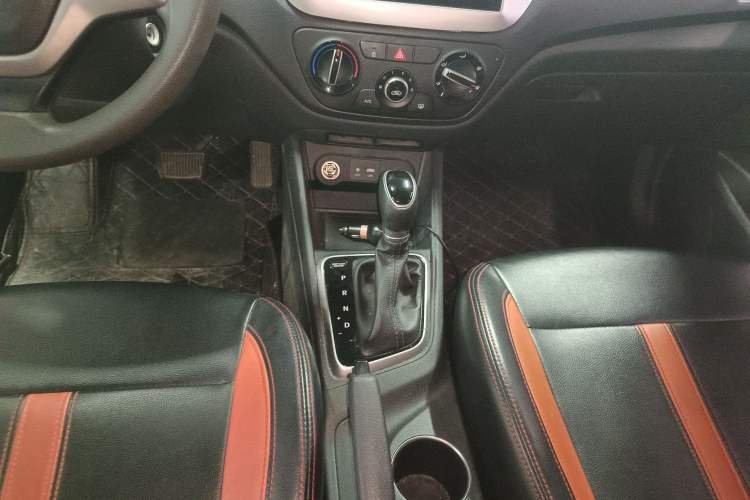 Used Hyundai Verna RV 2017 1.4L Automatic Cool Edition GLS China VI Standard Gear Lever