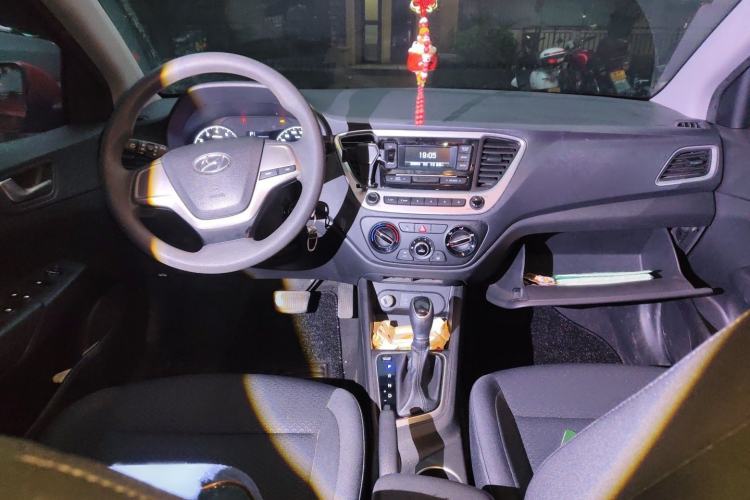 Used Hyundai Verna RV 2017 1.4L Automatic Cool Edition GLS China V Emission Standard Interior 2