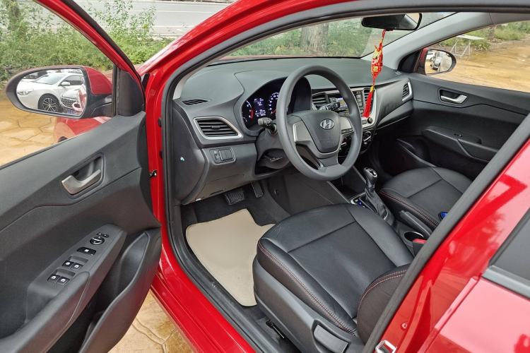 Used Hyundai Verna RV 2017 1.4L Automatic Cool Edition GLS China V Emission Standard Interior 2