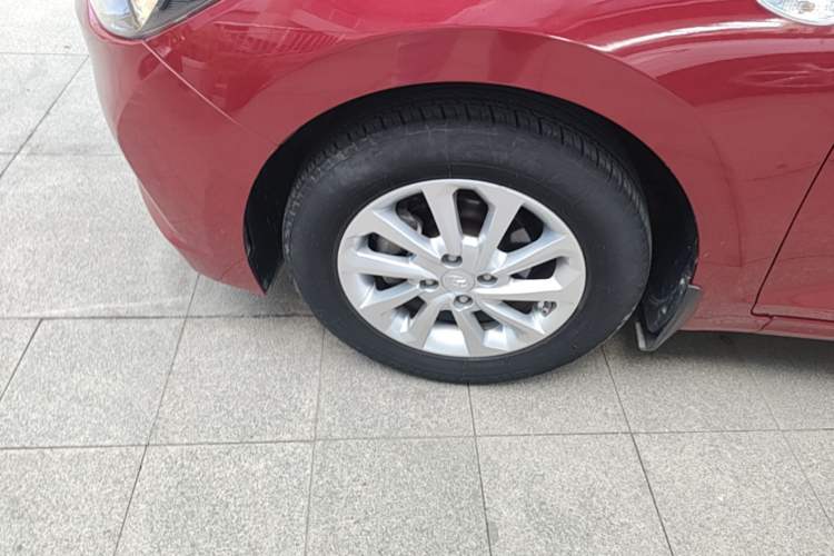 Used Hyundai Verna RV 2017 1.4L Manual Cool Edition GLS China V Emission Standard Left Front Wheel Hub