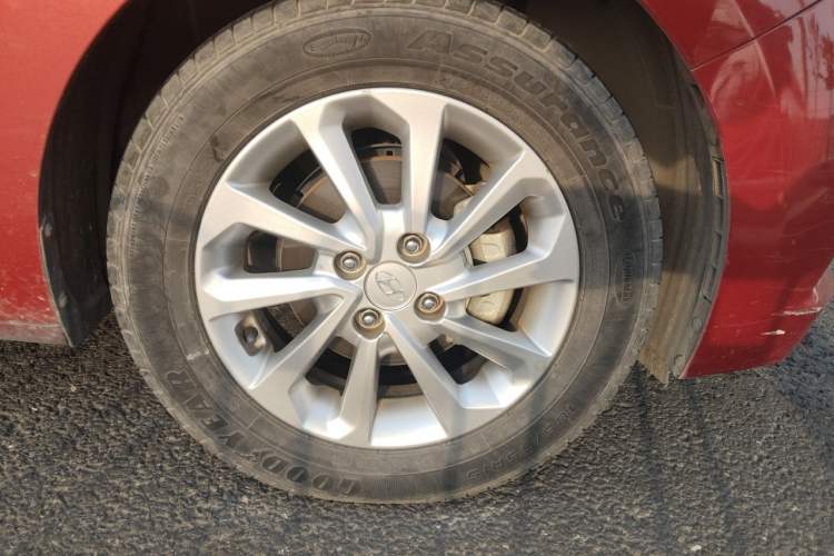 Used Hyundai Verna RV 2017 1.4L Automatic Sport Version National Emission Standard V Right Front Wheel Hub