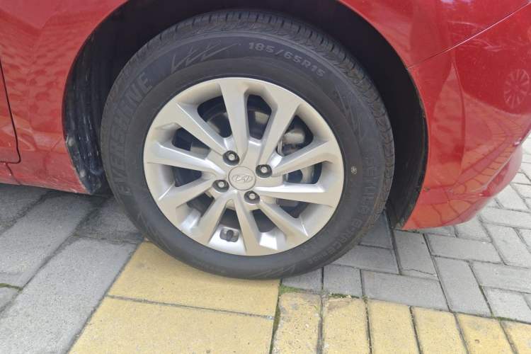 Used Hyundai Verna RV 2017 1.4L Automatic Cool Edition GLS China V Emission Standard Right Front Wheel Hub