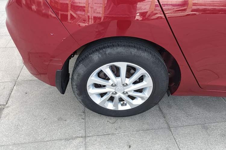Used Hyundai Verna RV 2017 1.4L Manual Cool Edition GLS China V Emission Standard Right Rear Wheel Hub