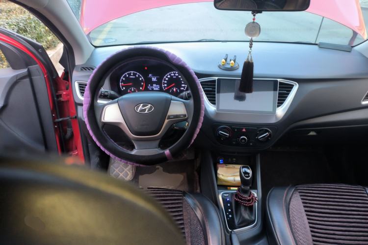 Used Hyundai Verna RV 2017 1.4L Automatic Cool Edition GLS China V Emission Standard Steering Wheel