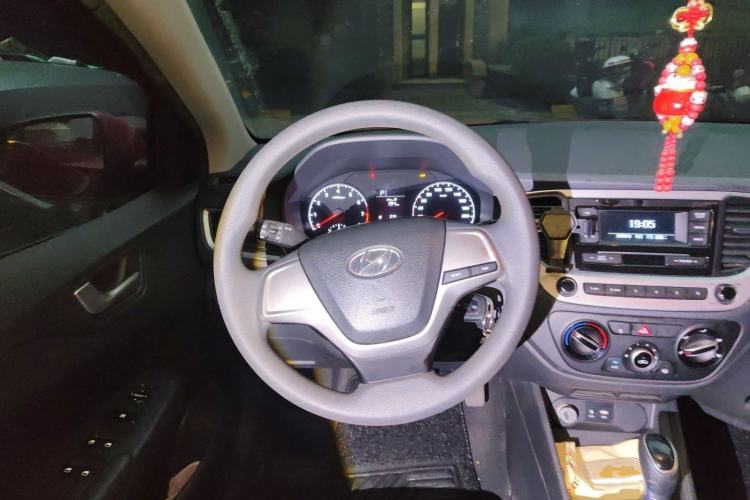 Used Hyundai Verna RV 2017 1.4L Automatic Cool Edition GLS China V Emission Standard Steering Wheel
