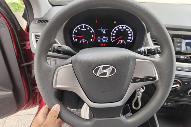 Used Hyundai Verna RV 2017 1.4L Manual Cool Edition GLS China V Emission Standard Steering Wheel