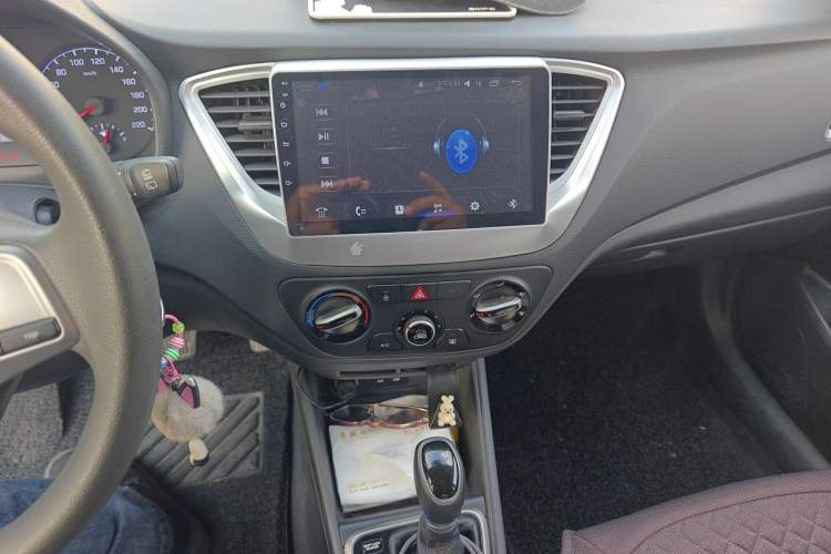 Used Hyundai Verna RV 2017 1.4L Automatic Cool Edition GLS China V Emission Standard Audio And AC Panel