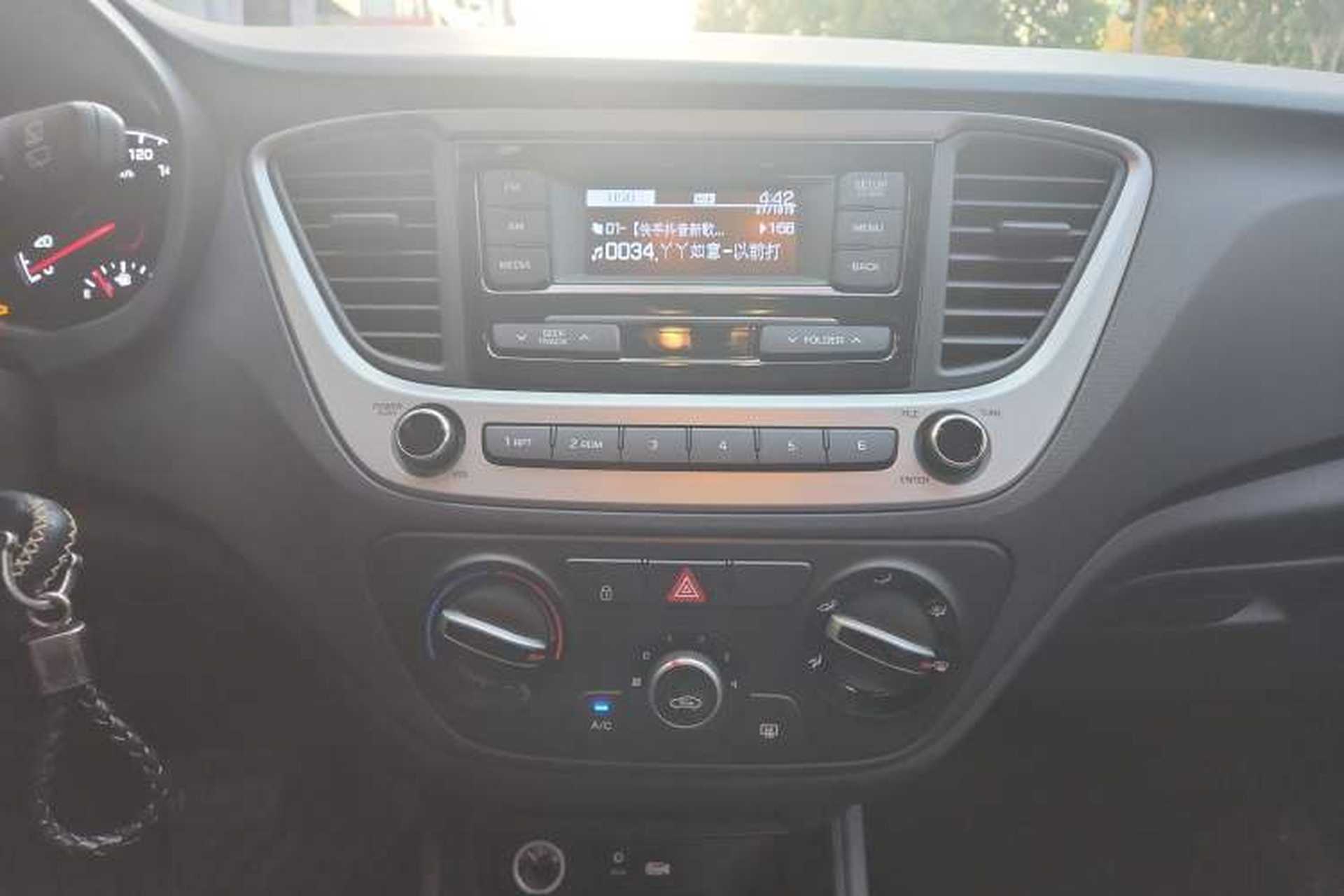 Used Hyundai Verna RV 2017 1.4L Automatic Cool Edition GLS China V Emission Standard Audio And AC Panel