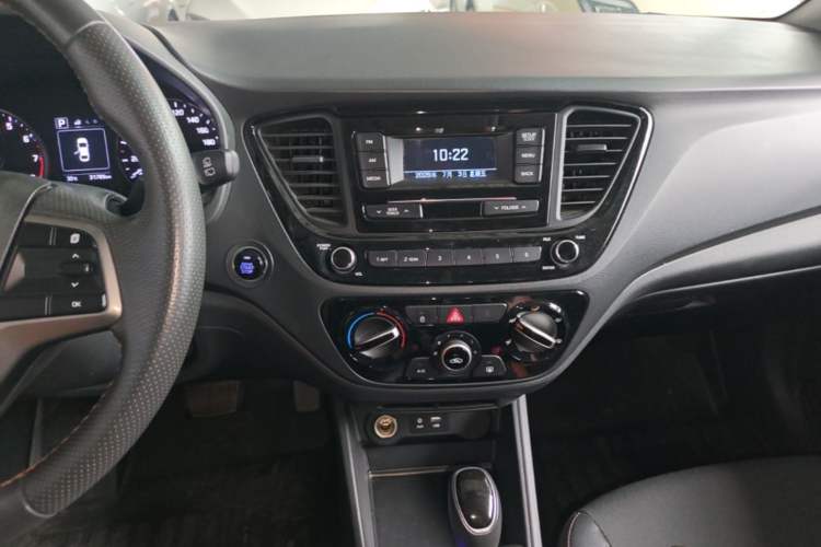 Used Hyundai Verna RV 2017 1.4L Automatic Sport Version National Emission Standard V Audio And AC Panel