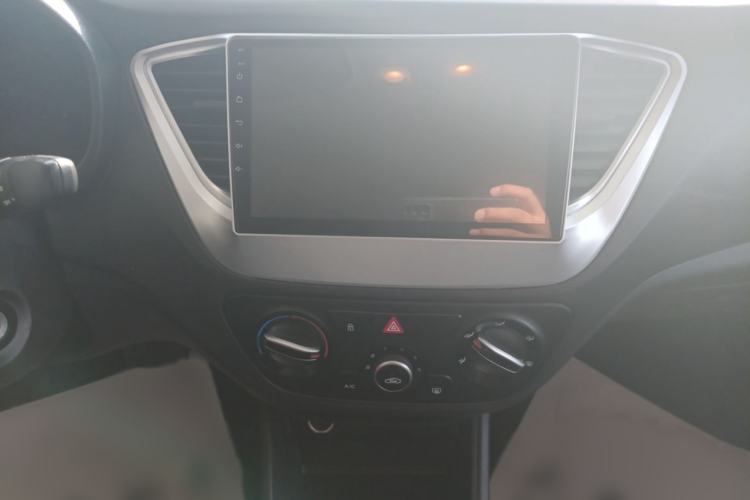 Used Hyundai Verna RV 2017 1.4L Automatic Cool Edition GLS China VI Standard Audio And AC Panel