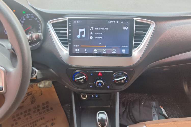 Used Hyundai Verna RV 2017 1.4L Automatic Cool Edition GLS China V Emission Standard Audio And AC Panel