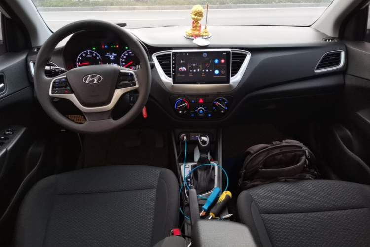 Used Hyundai Verna RV 2017 1.4L Automatic Cool Edition GLS China VI Standard Center Console
