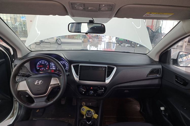 Used Hyundai Verna RV 2017 1.4L Manual Cool Edition GLS China V Emission Standard Center Console