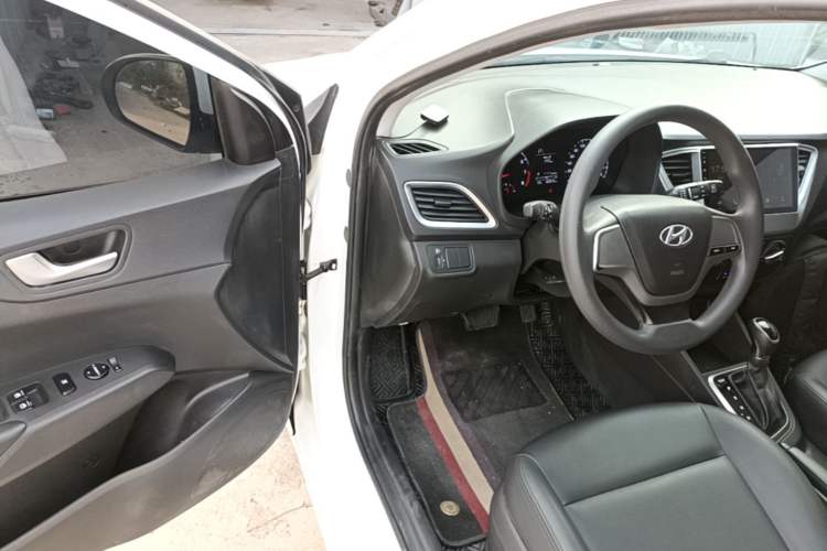 Used Hyundai Verna RV 2017 1.4L Automatic Cool Edition GLS China V Emission Standard Driver Seat