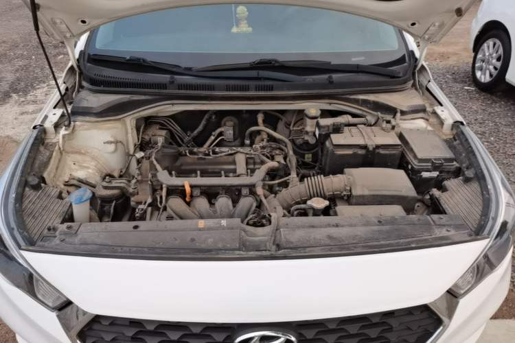 Used Hyundai Verna RV 2017 1.4L Automatic Cool Edition GLS China VI Standard Engine Bay