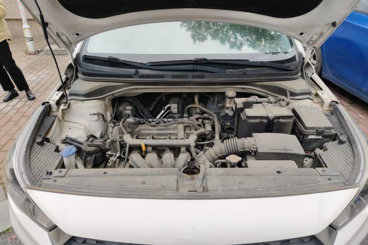 Used Hyundai Verna RV 2017 1.4L Automatic Sport Version National Emission Standard V Engine Bay