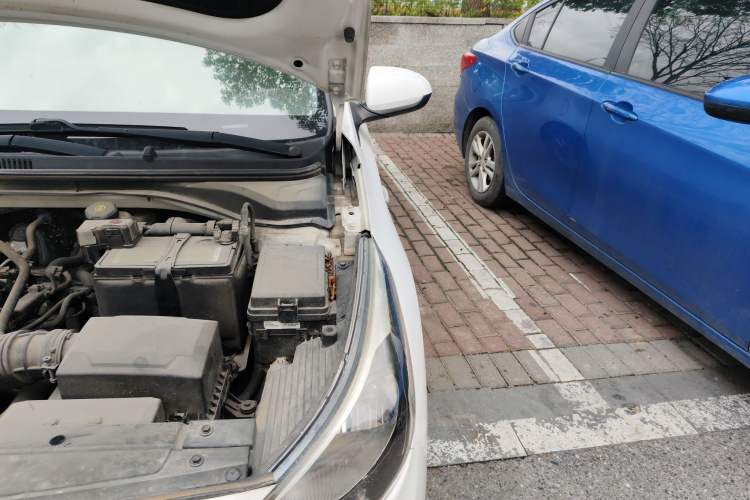 Used Hyundai Verna RV 2017 1.4L Automatic Sport Version National Emission Standard V Engine Bay Left