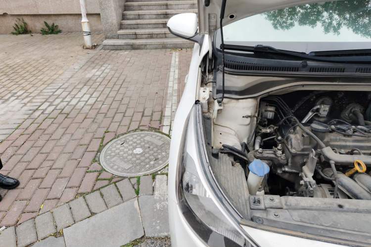 Used Hyundai Verna RV 2017 1.4L Automatic Sport Version National Emission Standard V Engine Bay Right