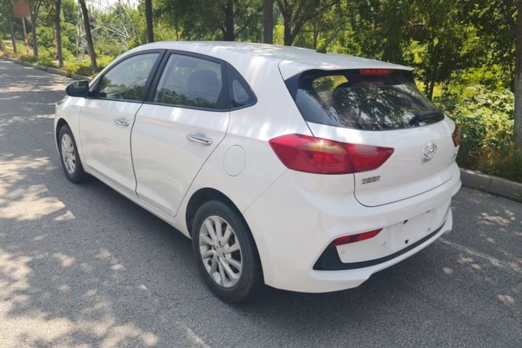 Used Hyundai Verna RV 2017 1.4L Automatic Sport Version National Emission Standard V Exterior 2