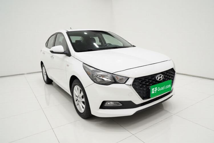 Used Hyundai Verna RV 2017 1.4L Automatic Sport Version National Emission Standard V Exterior 2