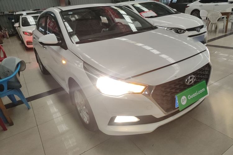 Used Hyundai Verna RV 2017 1.4L Automatic Sport Version National Emission Standard V Exterior 2