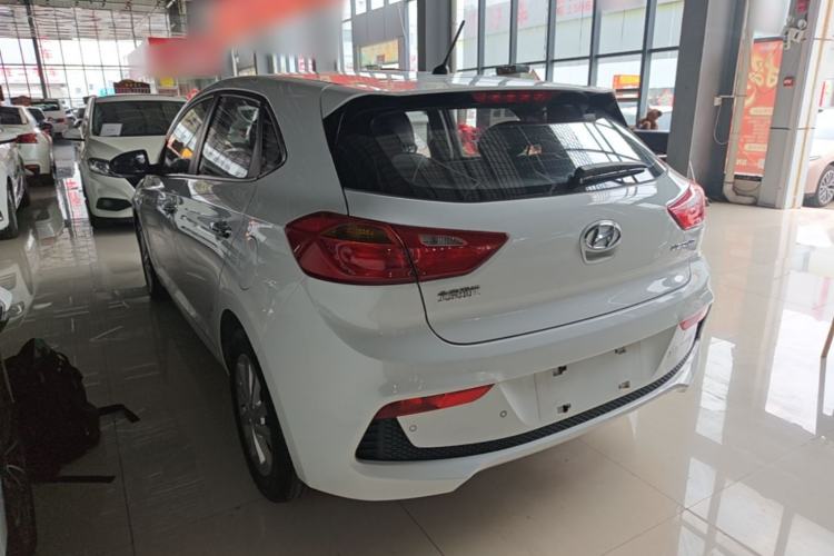 Used Hyundai Verna RV 2017 1.4L Automatic Sport Version National Emission Standard V Exterior 2