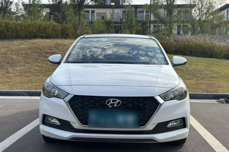 Used Hyundai Verna RV 2017 1.4L Automatic Cool Edition GLS China VI Standard Exterior 2