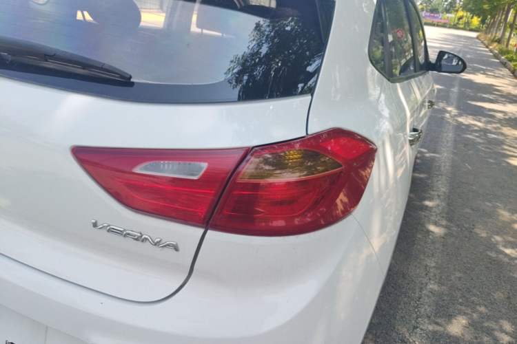Used Hyundai Verna RV 2017 1.4L Automatic Sport Version National Emission Standard V Exterior 3
