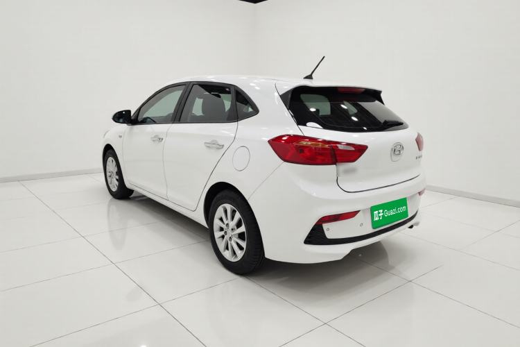 Used Hyundai Verna RV 2017 1.4L Automatic Sport Version National Emission Standard V Exterior 3