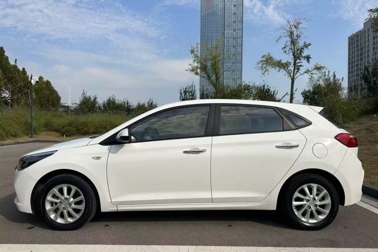 Used Hyundai Verna RV 2017 1.4L Automatic Cool Edition GLS China VI Standard Exterior 3