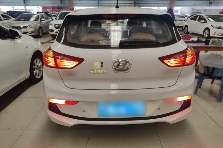 Used Hyundai Verna RV 2017 1.4L Automatic Sport Version National Emission Standard V Exterior 4