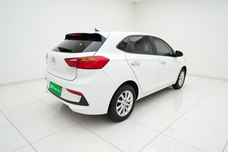 Used Hyundai Verna RV 2017 1.4L Automatic Sport Version National Emission Standard V Exterior 5