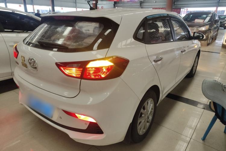 Used Hyundai Verna RV 2017 1.4L Automatic Sport Version National Emission Standard V Exterior 5