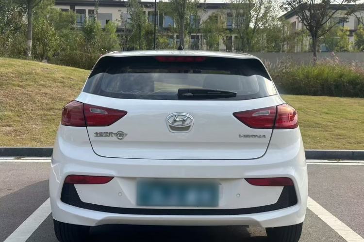 Used Hyundai Verna RV 2017 1.4L Automatic Cool Edition GLS China VI Standard Exterior 5