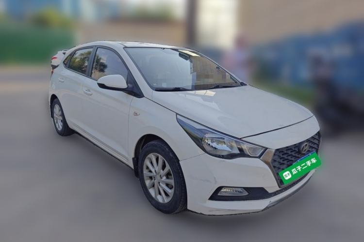 Used Hyundai Verna RV 2017 1.4L Automatic Cool Edition GLS China V Emission Standard Front Right 45 Deg