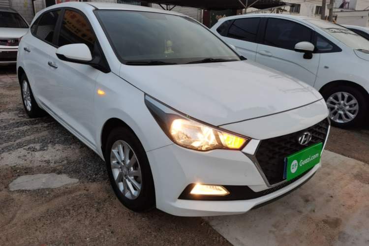 Used Hyundai Verna RV 2017 1.4L Automatic Cool Edition GLS China VI Standard Front Right 45 Deg